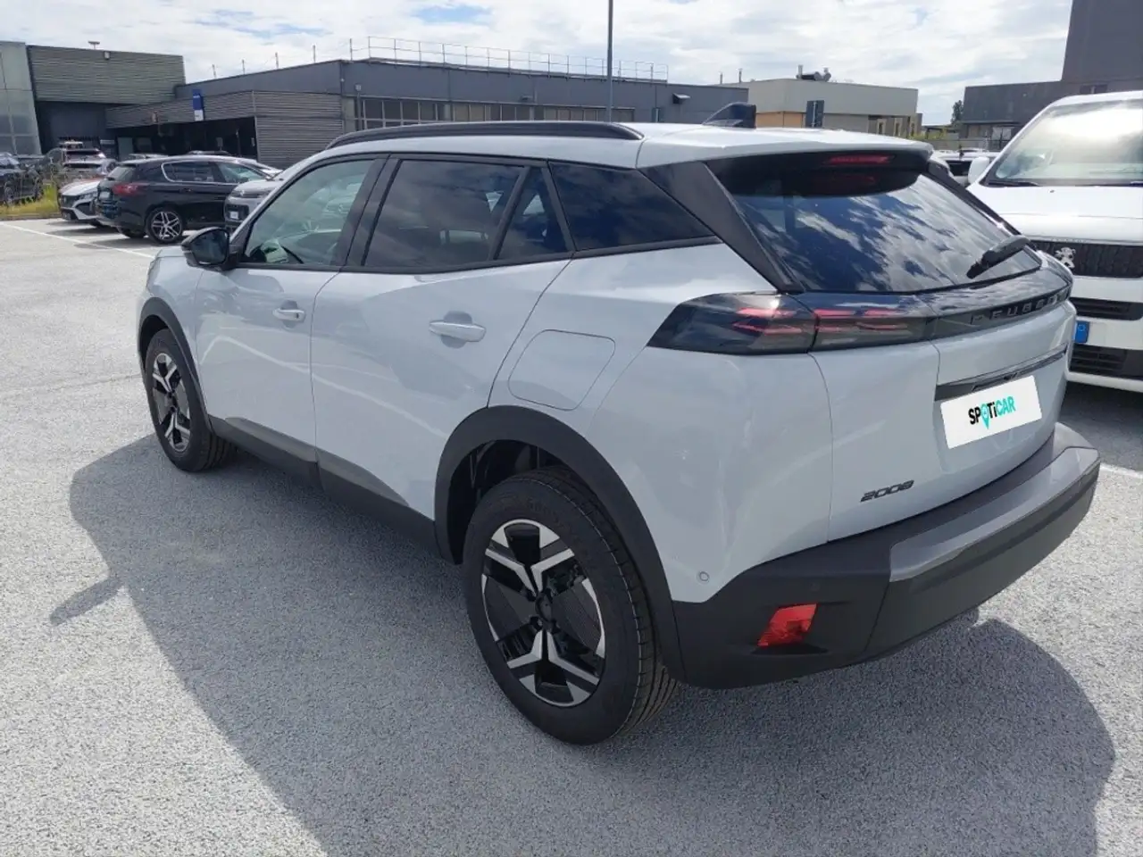 Peugeot 2008 Allure PureTech 100 S&S 8
