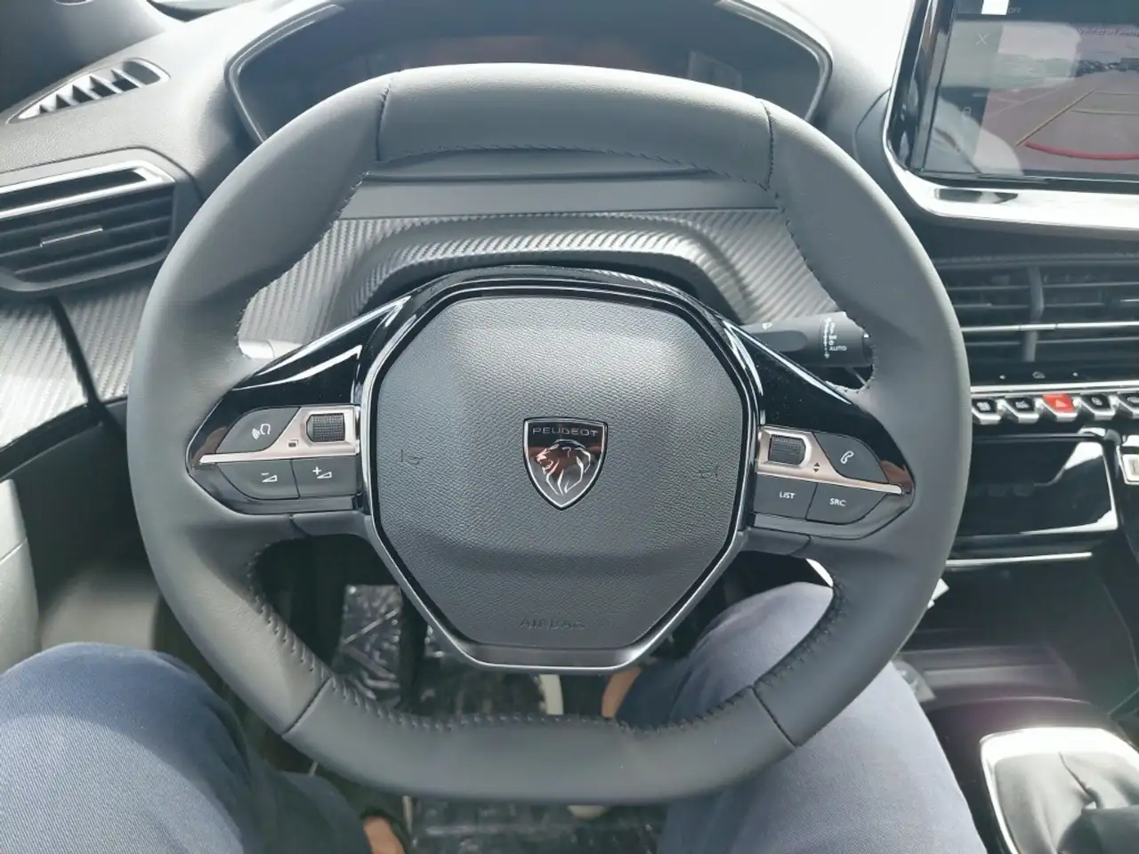 Peugeot 2008 Allure PureTech 100 S&S 13