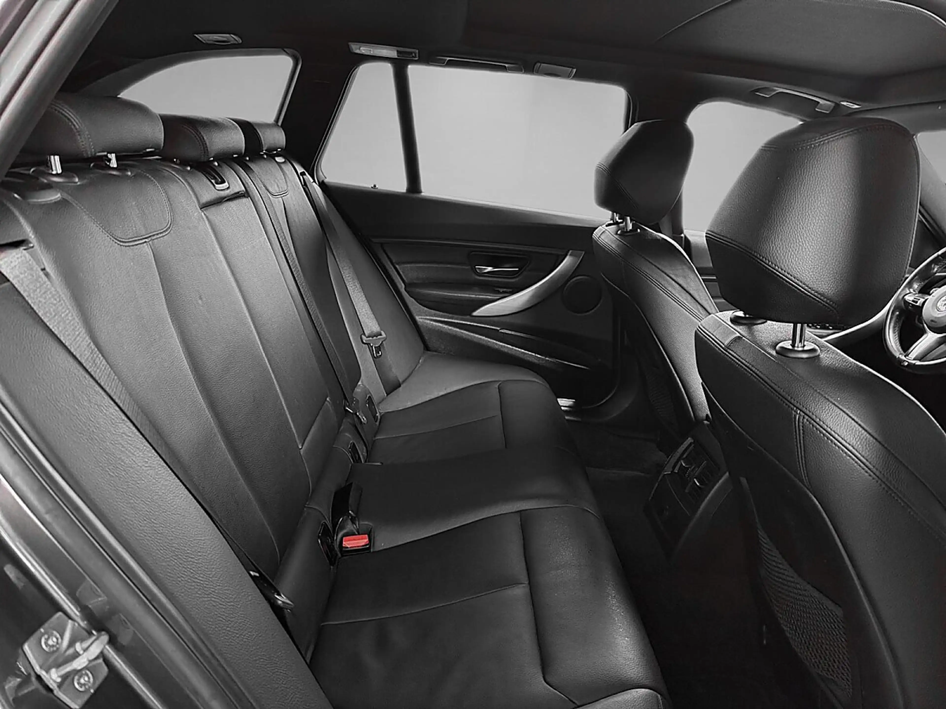 BMW 316 i Touring | M-PAKET AB WERK | PICKERL BIS 10/20... — photo 11