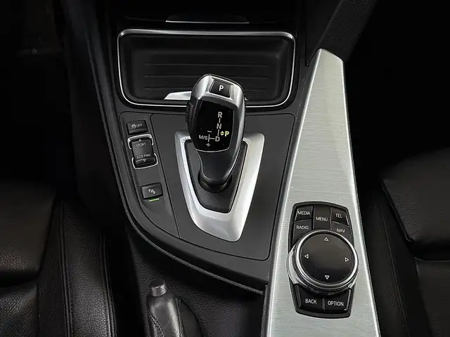 BMW 3 Series view 12