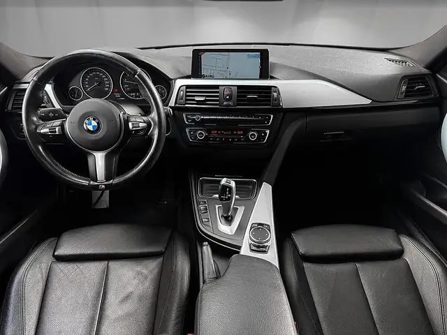 BMW 3 Series view 9
