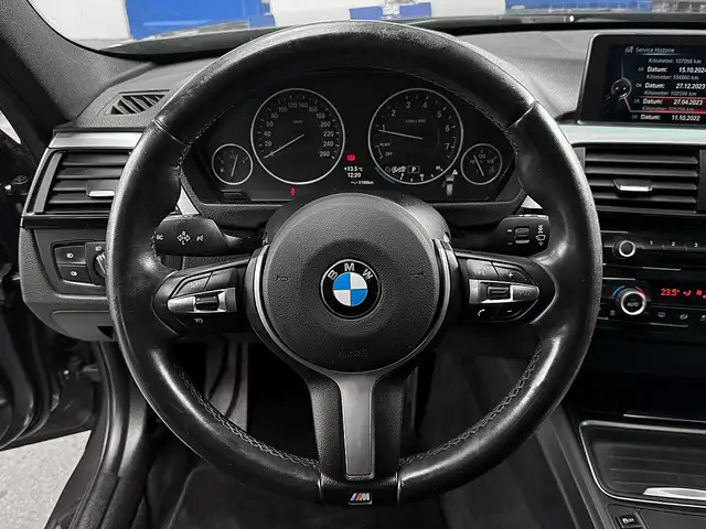 BMW 3 Series view 10