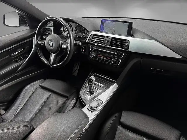 BMW 3 Series view 8