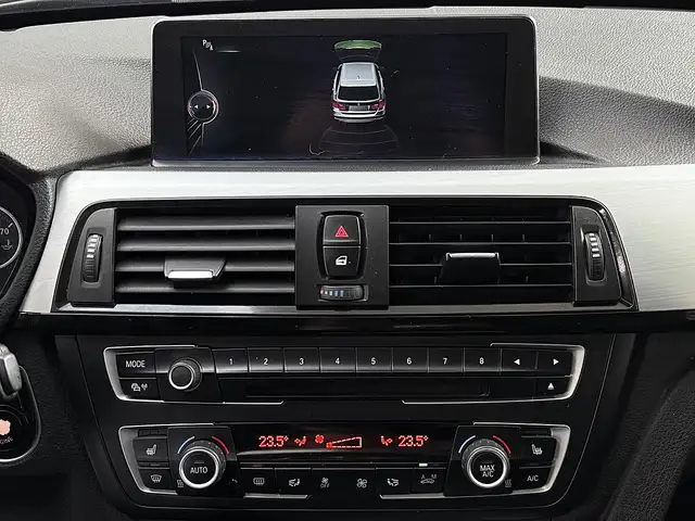 BMW 3 Series view 15