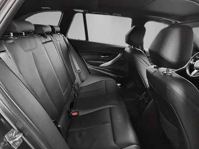 BMW 3 Series view 11
