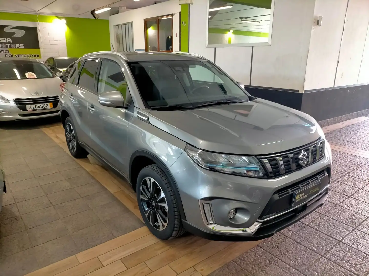 Suzuki Vitara Vitara 1.4h Easy Starview 2wd auto UNICO P. Grau - 2