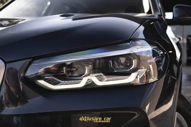 BMW X3 view 10