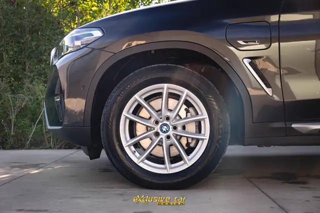 BMW X3 view 9