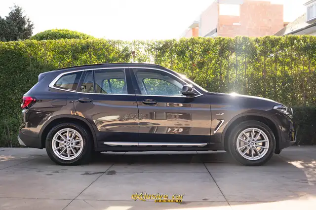 BMW X3 view 4