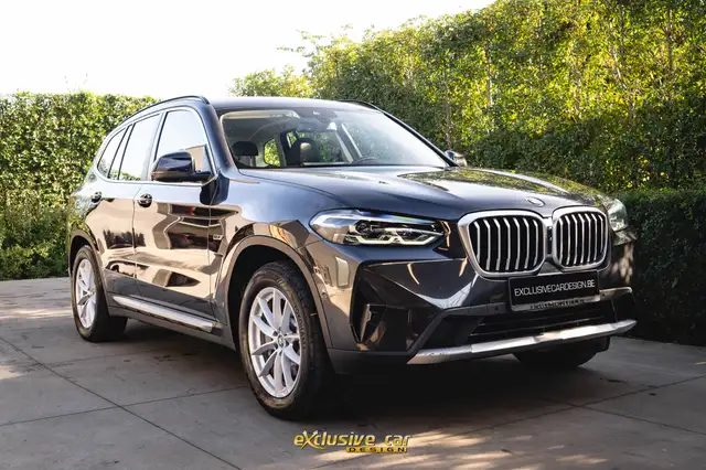 BMW X3 view 3
