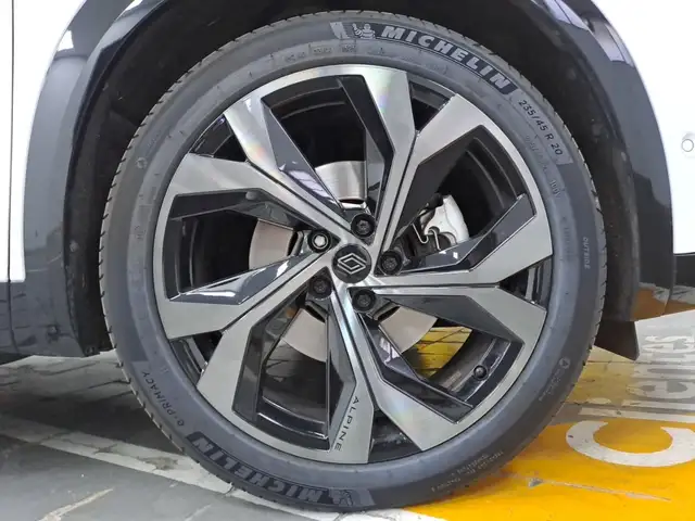 Renault Austral view 8