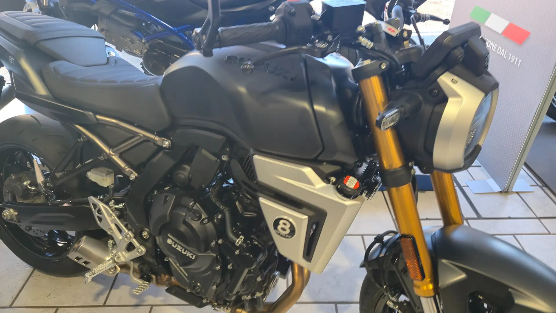 Suzuki GSX 8S X8T NAKED Zwart - 2