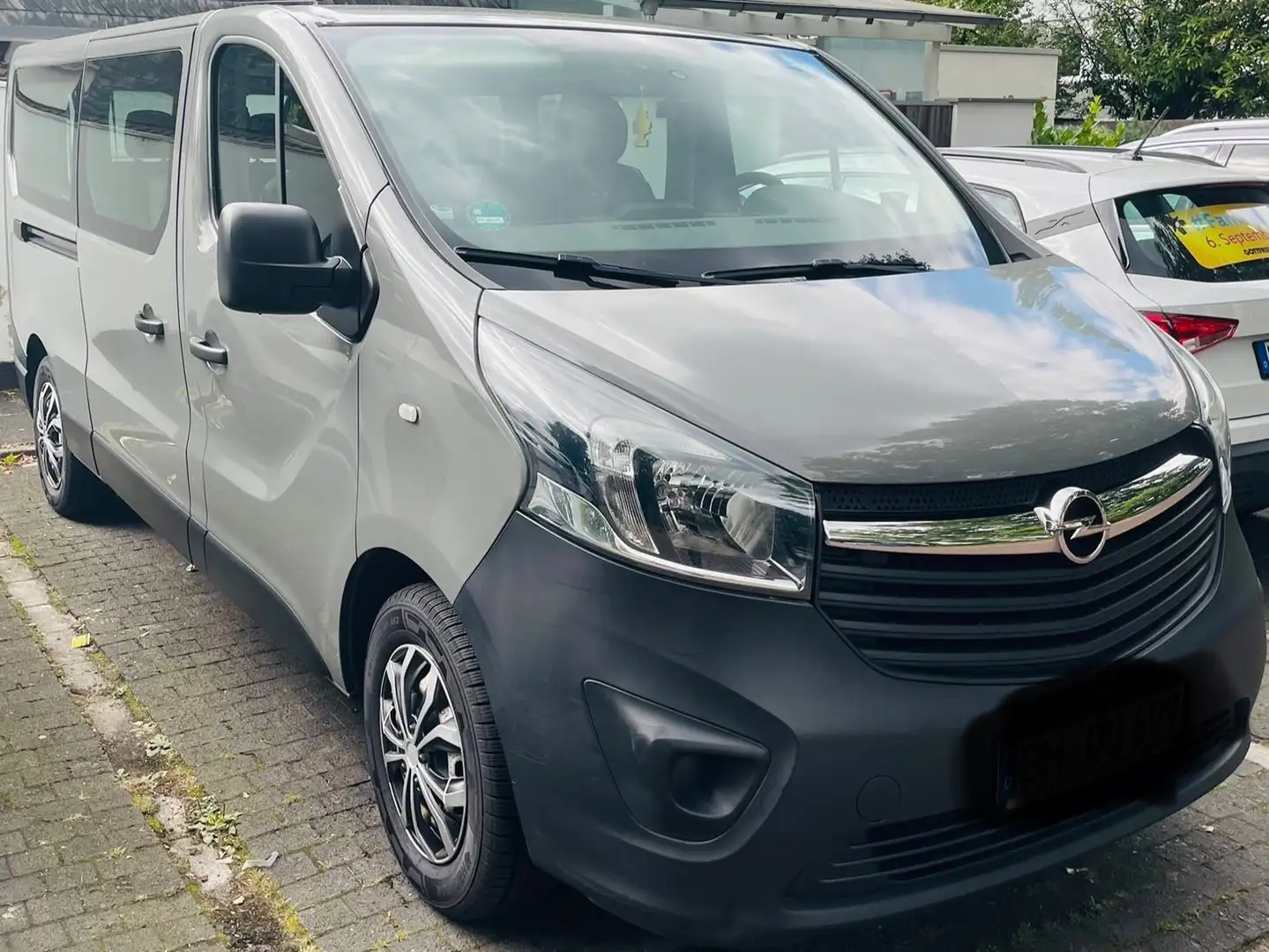 Opel Vivaro Vivaro 1.6 D (CDTI) 1.6 D L2H1 S Grau - 2