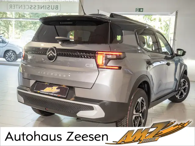 Citroen C3 Aircross view 3