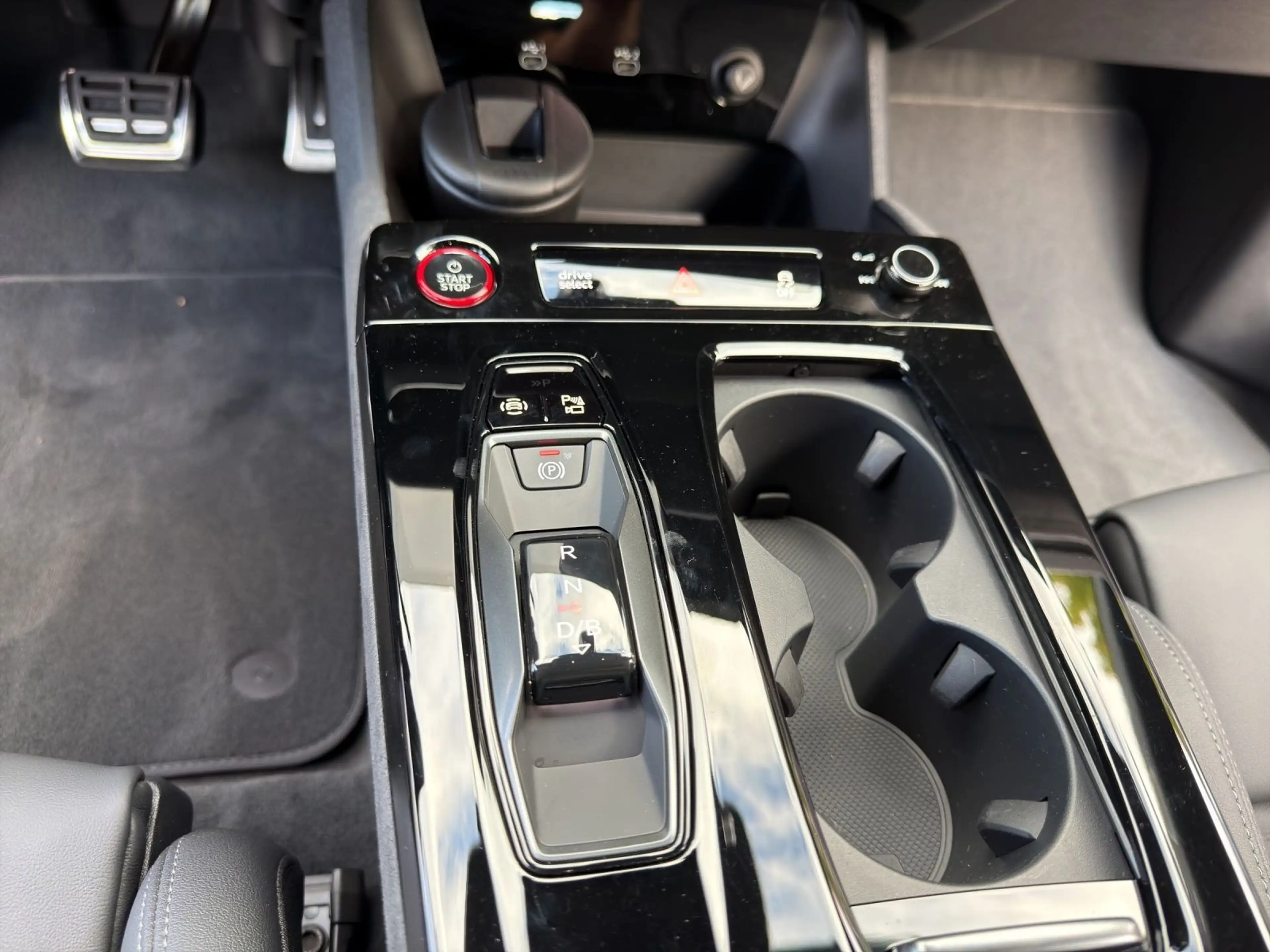 Audi A6 e-tron perfor. S LINE LM21 LUFT AHK — photo 11