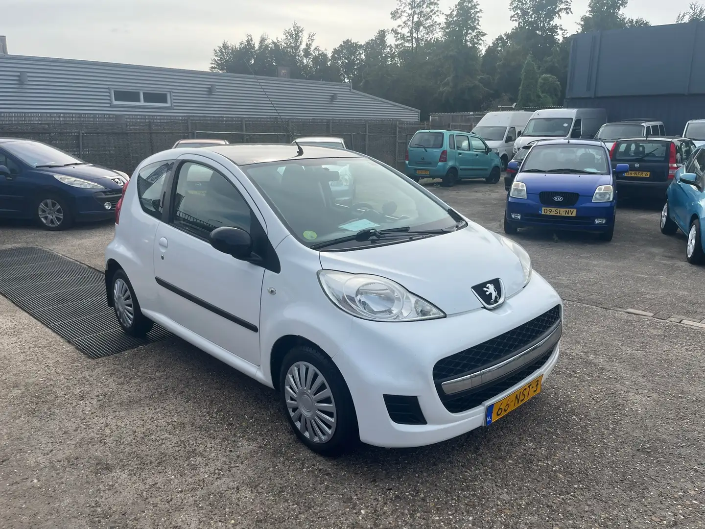 Peugeot 107 1.0-12V XR Met nieuwe keuring! Wit - 2