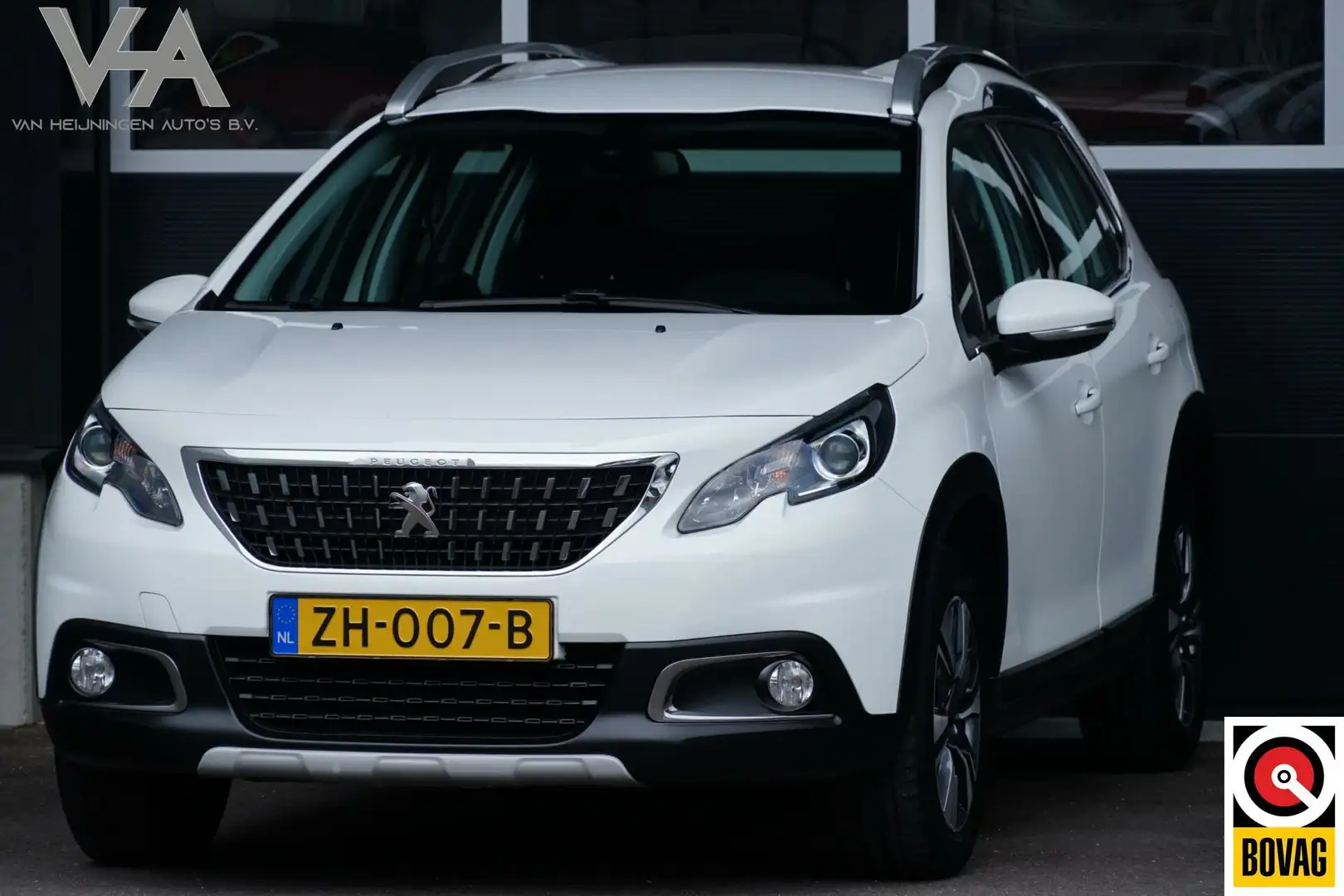 Peugeot 2008 1.2 PureTech Allure, NL, CarPlay, clima, cam. Wit - 1