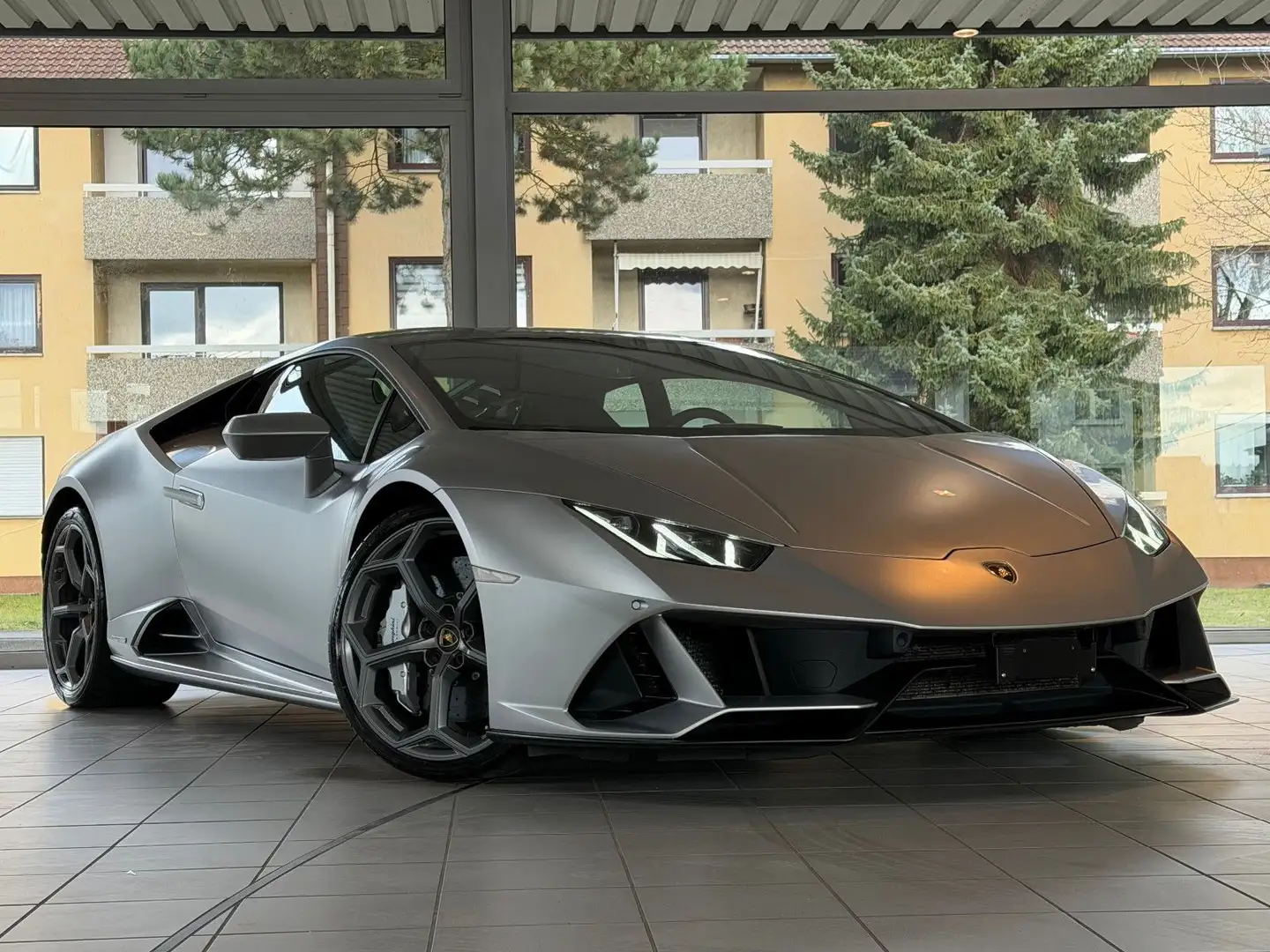 Lamborghini Huracán EVO V10 /LIFT/SENSONUM/KAMERA/ACC Grau - 1