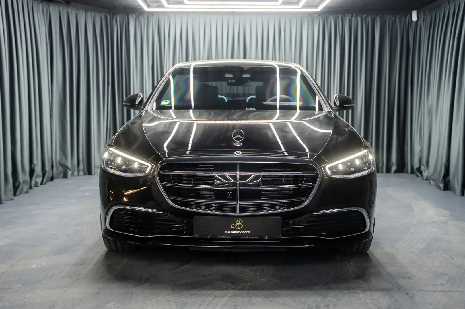 Mercedes-Benz S 680 4M GUARD Armored VR10 FULL STOCK 2025 Negru - 2