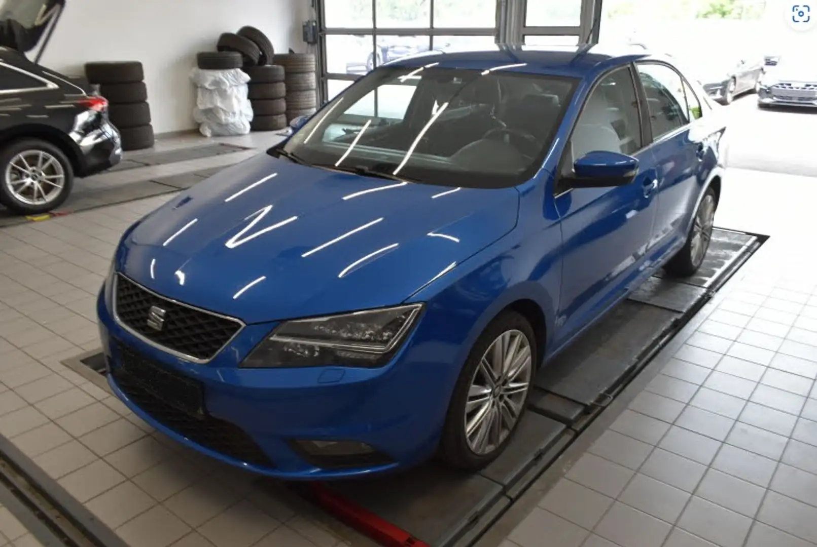 SEAT Toledo 1.0 TSI Xcellence Navi PDC GRA Blau - 1