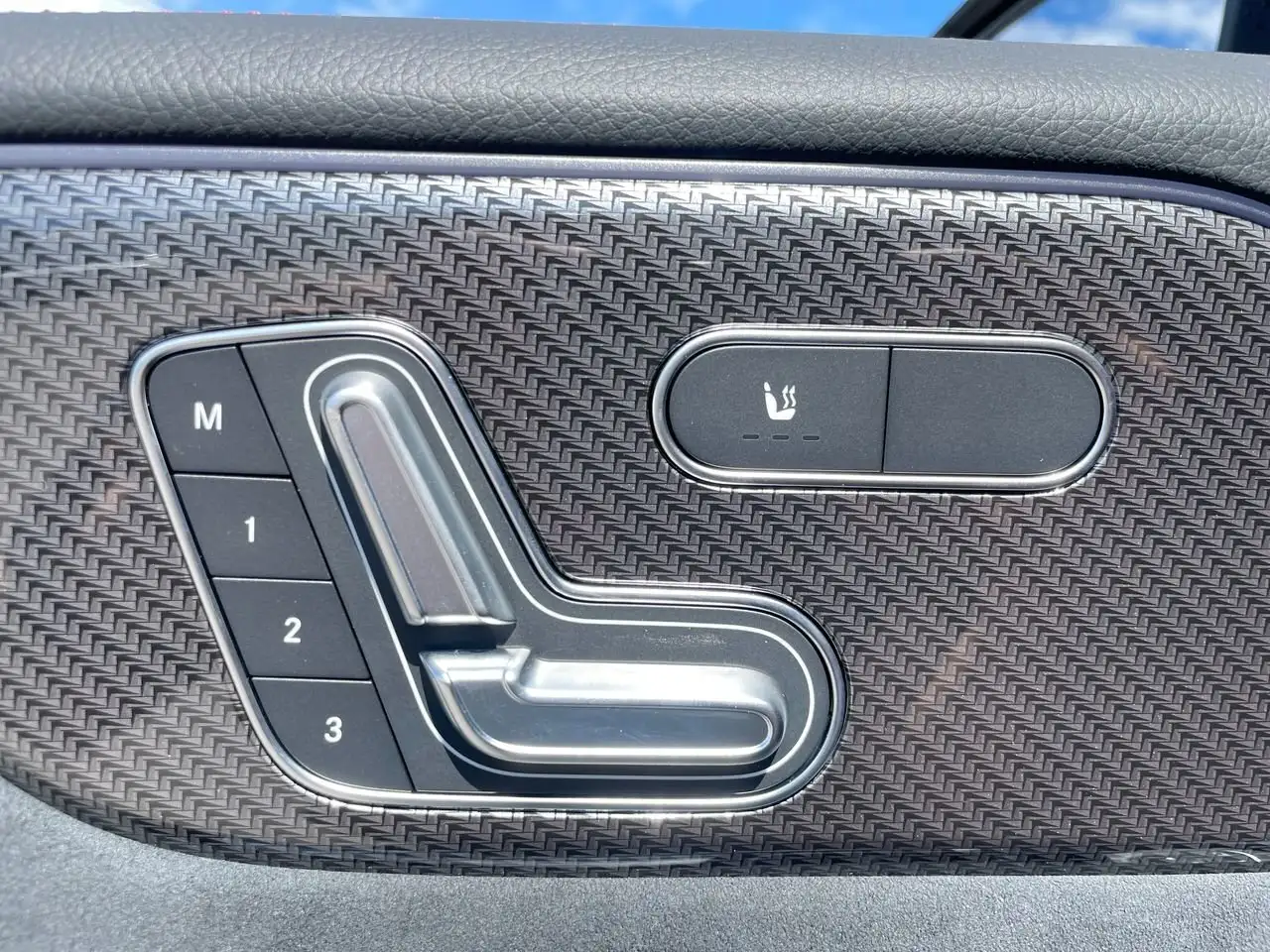 Mercedes-Benz GLB снимка Mercedes-Benz GLB