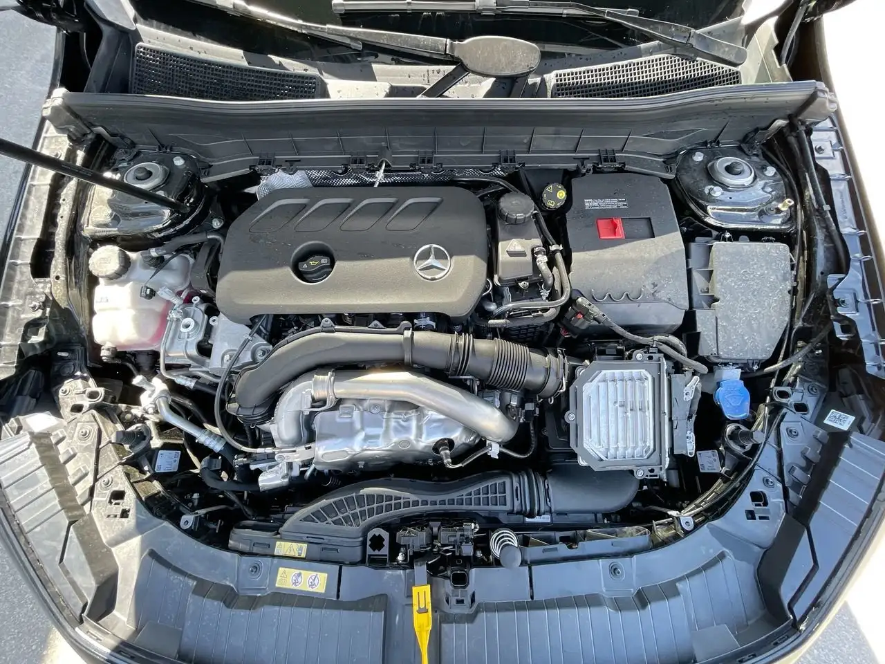 Mercedes-Benz GLB снимка Mercedes-Benz GLB