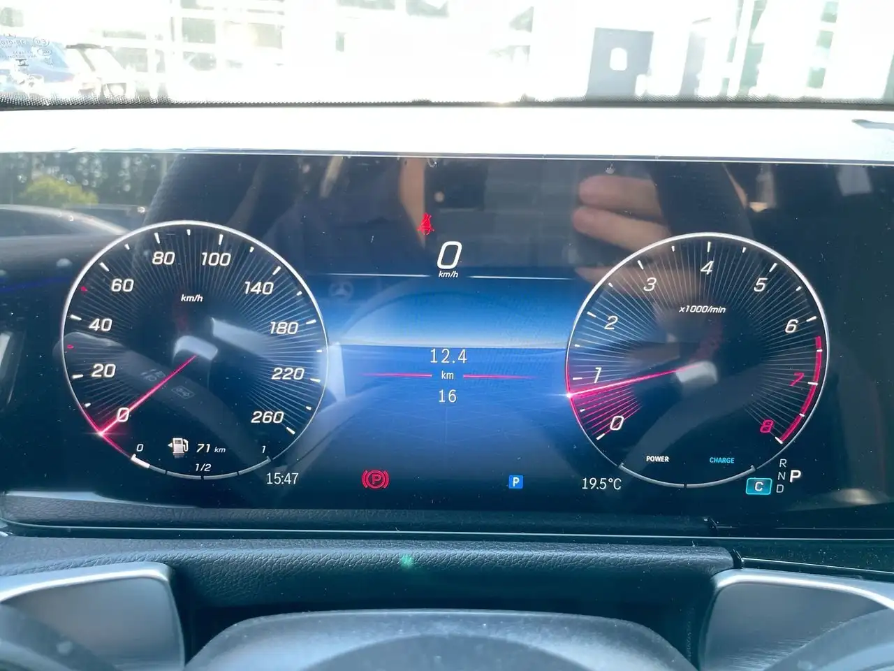 Mercedes-Benz GLB снимка Mercedes-Benz GLB