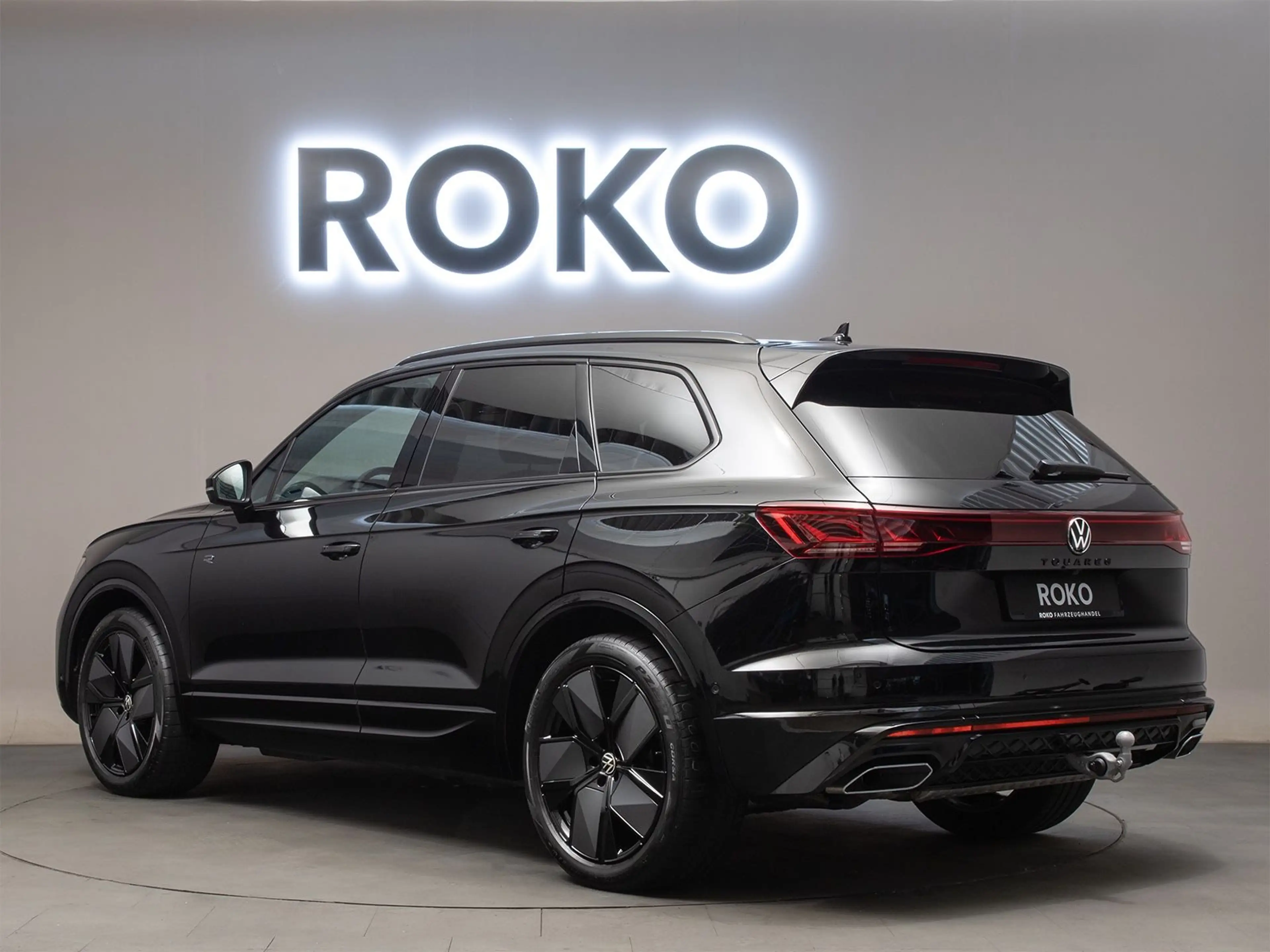 Volkswagen Touareg R-Line HuD 360° StdHzg Pano 21" AHK — photo 7