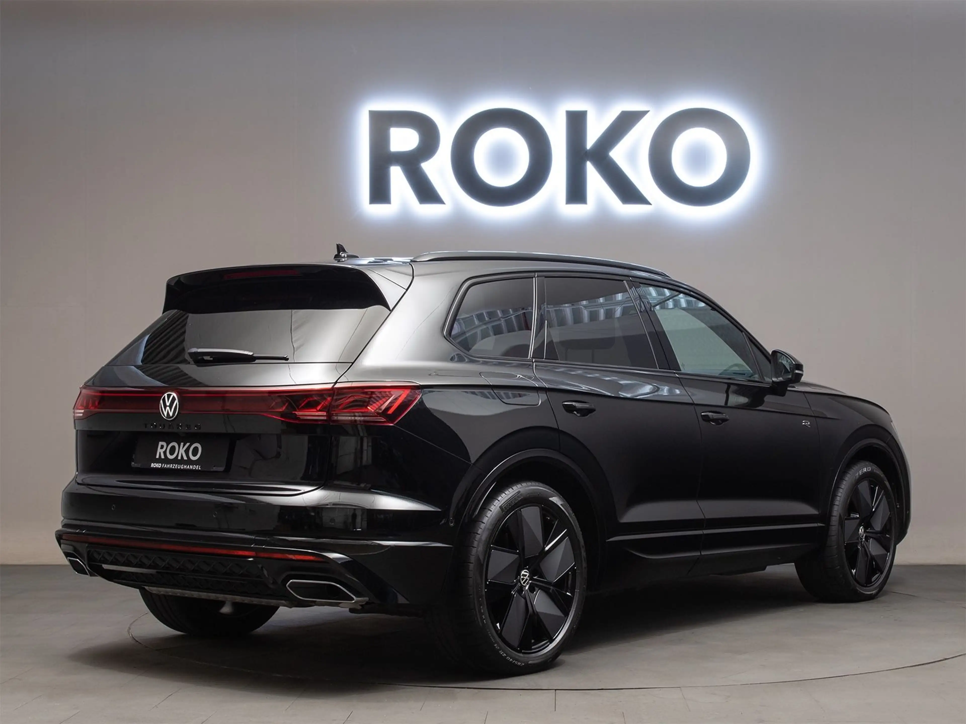 Volkswagen Touareg R-Line HuD 360° StdHzg Pano 21" AHK — photo 5