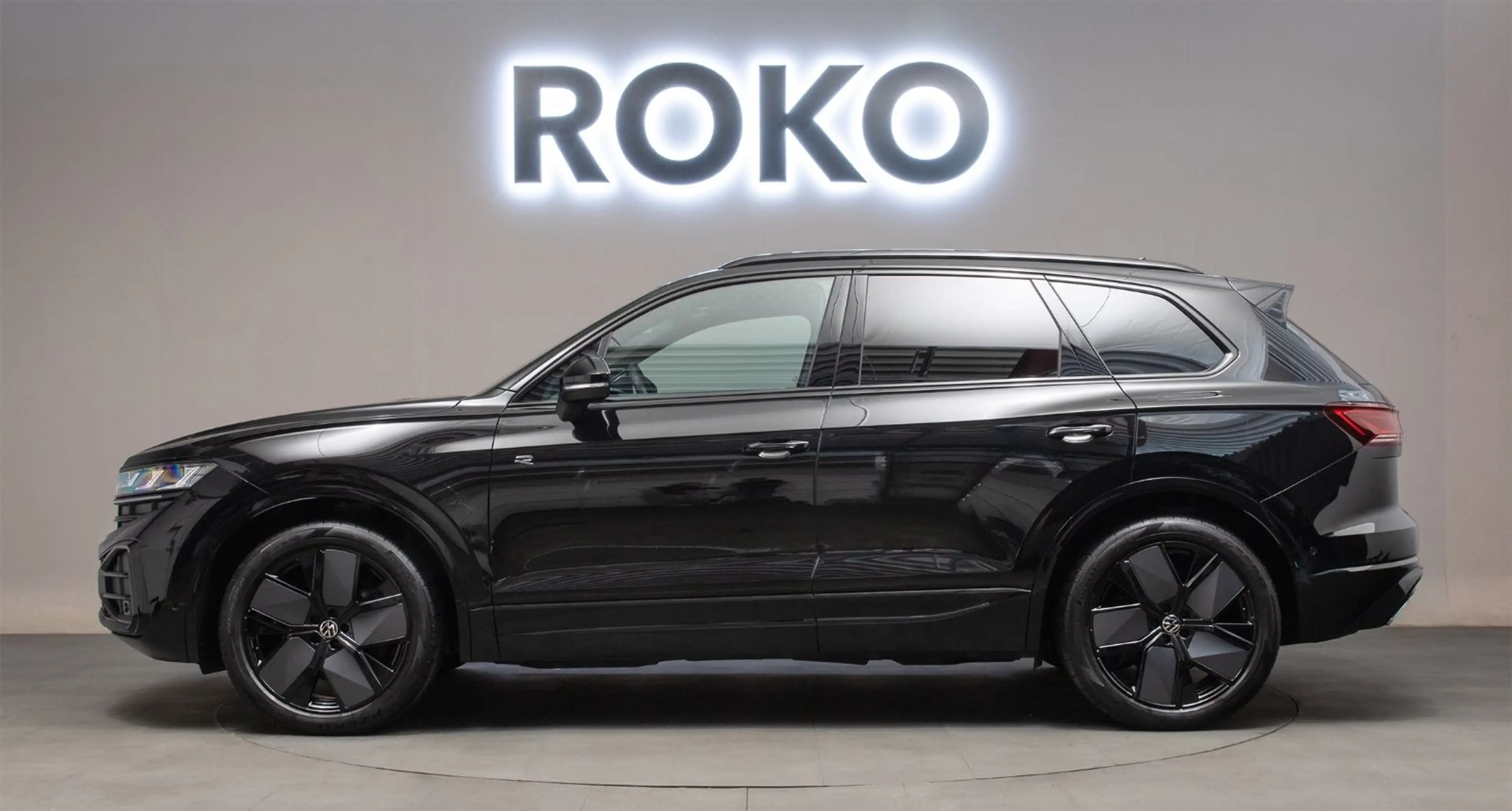 Volkswagen Touareg R-Line HuD 360° StdHzg Pano 21" AHK — photo 8