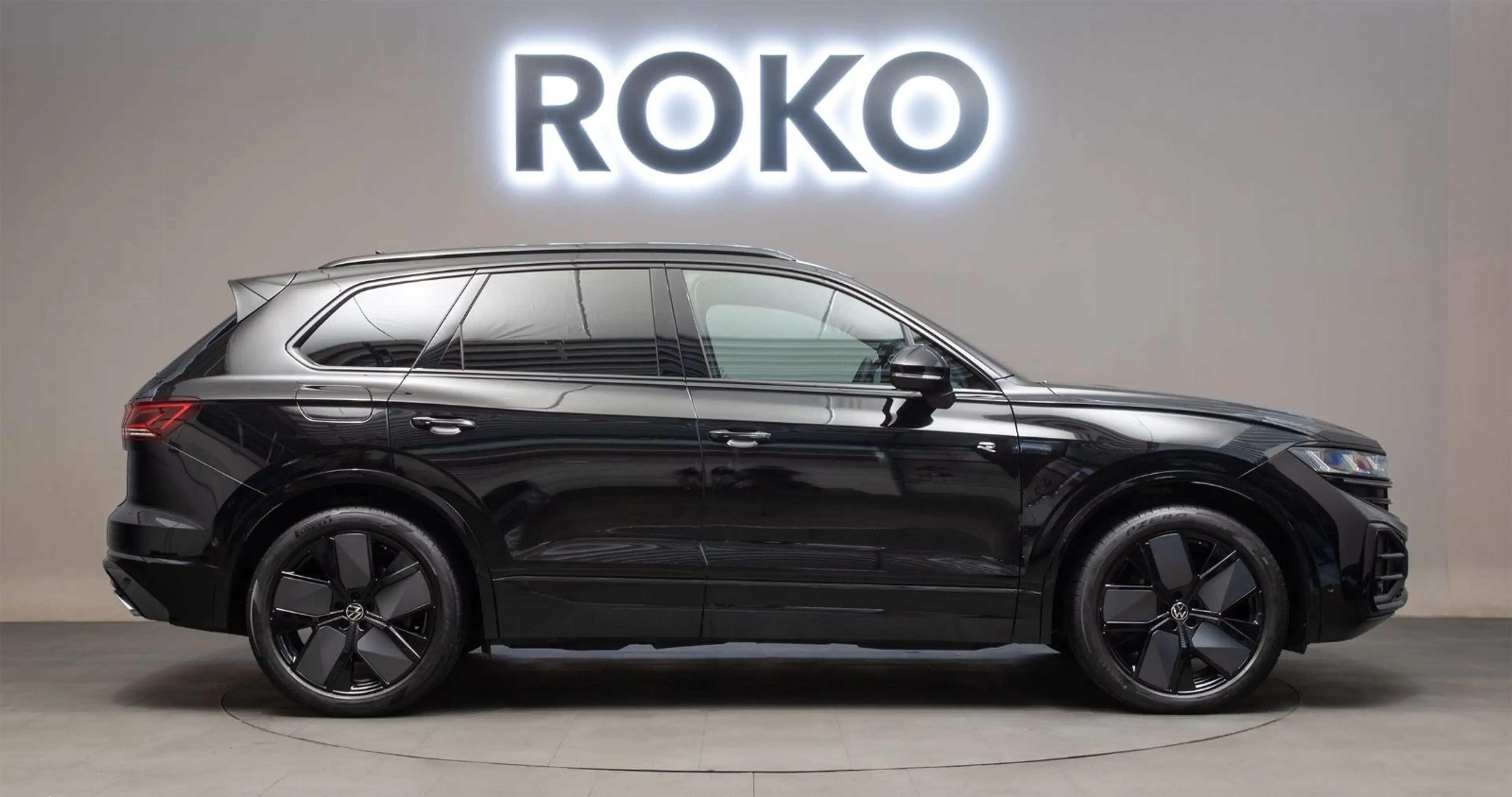 Volkswagen Touareg R-Line HuD 360° StdHzg Pano 21" AHK — photo 4
