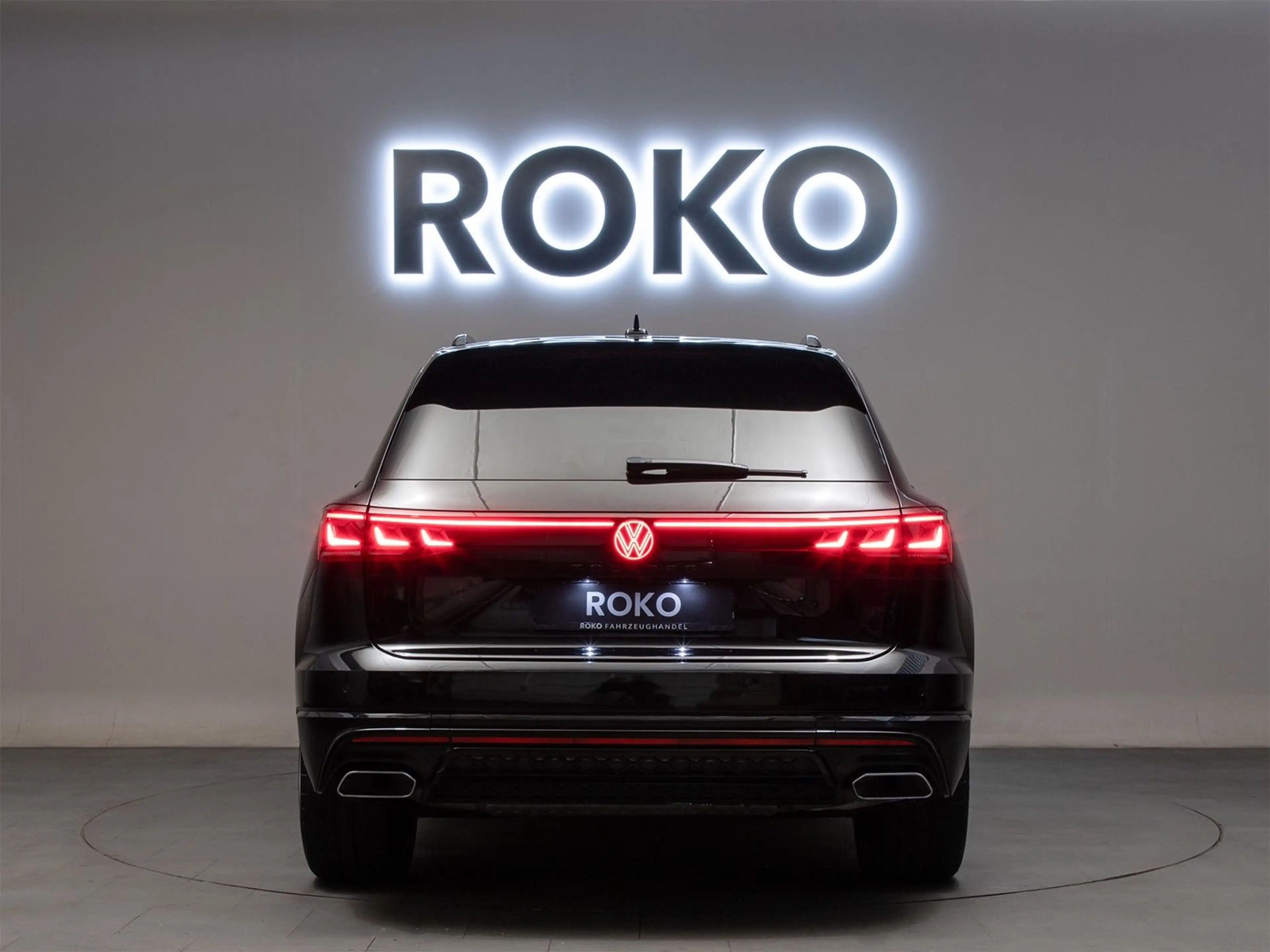 Volkswagen Touareg R-Line HuD 360° StdHzg Pano 21" AHK — photo 6