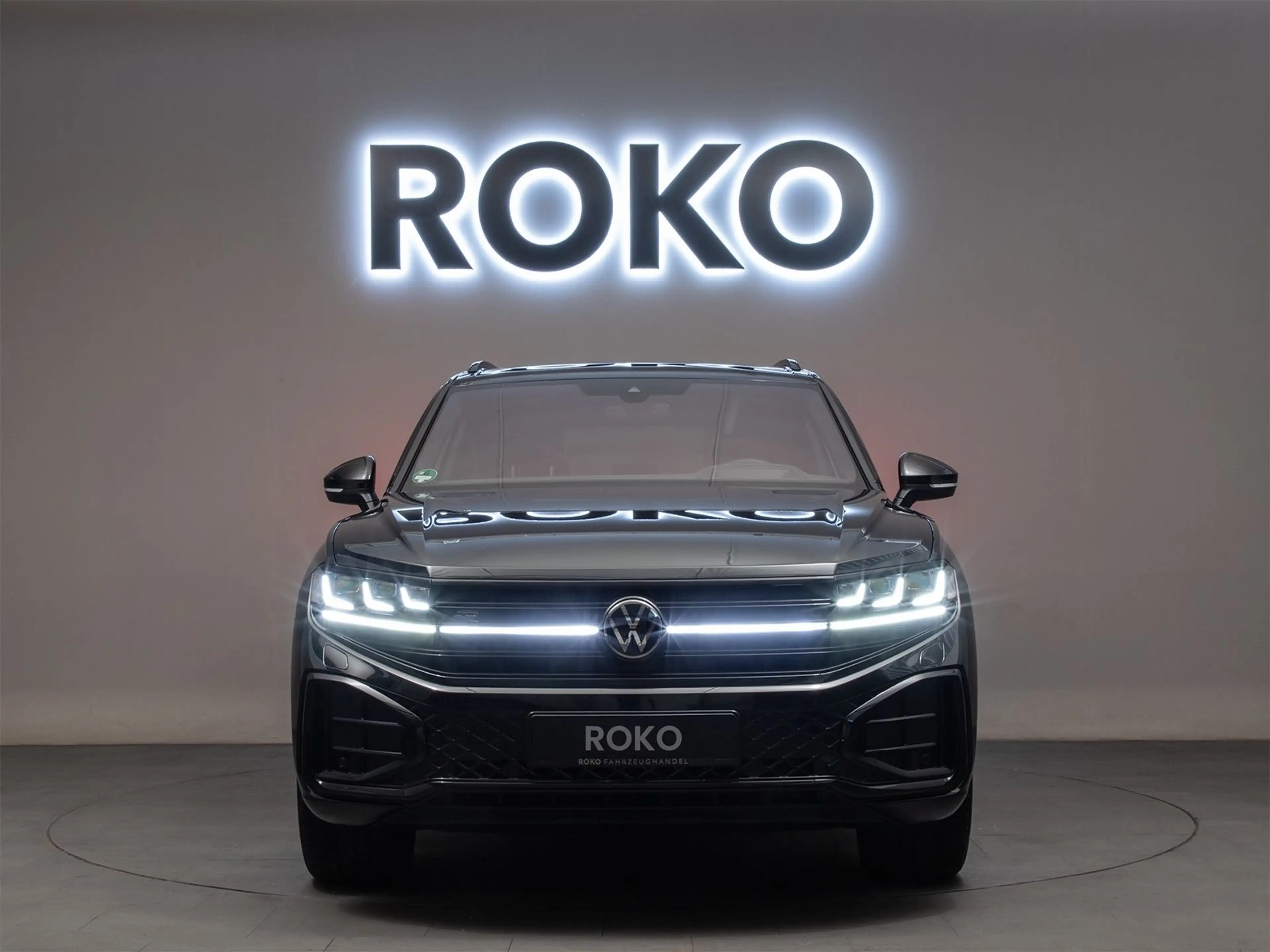 Volkswagen Touareg R-Line HuD 360° StdHzg Pano 21" AHK — photo 2