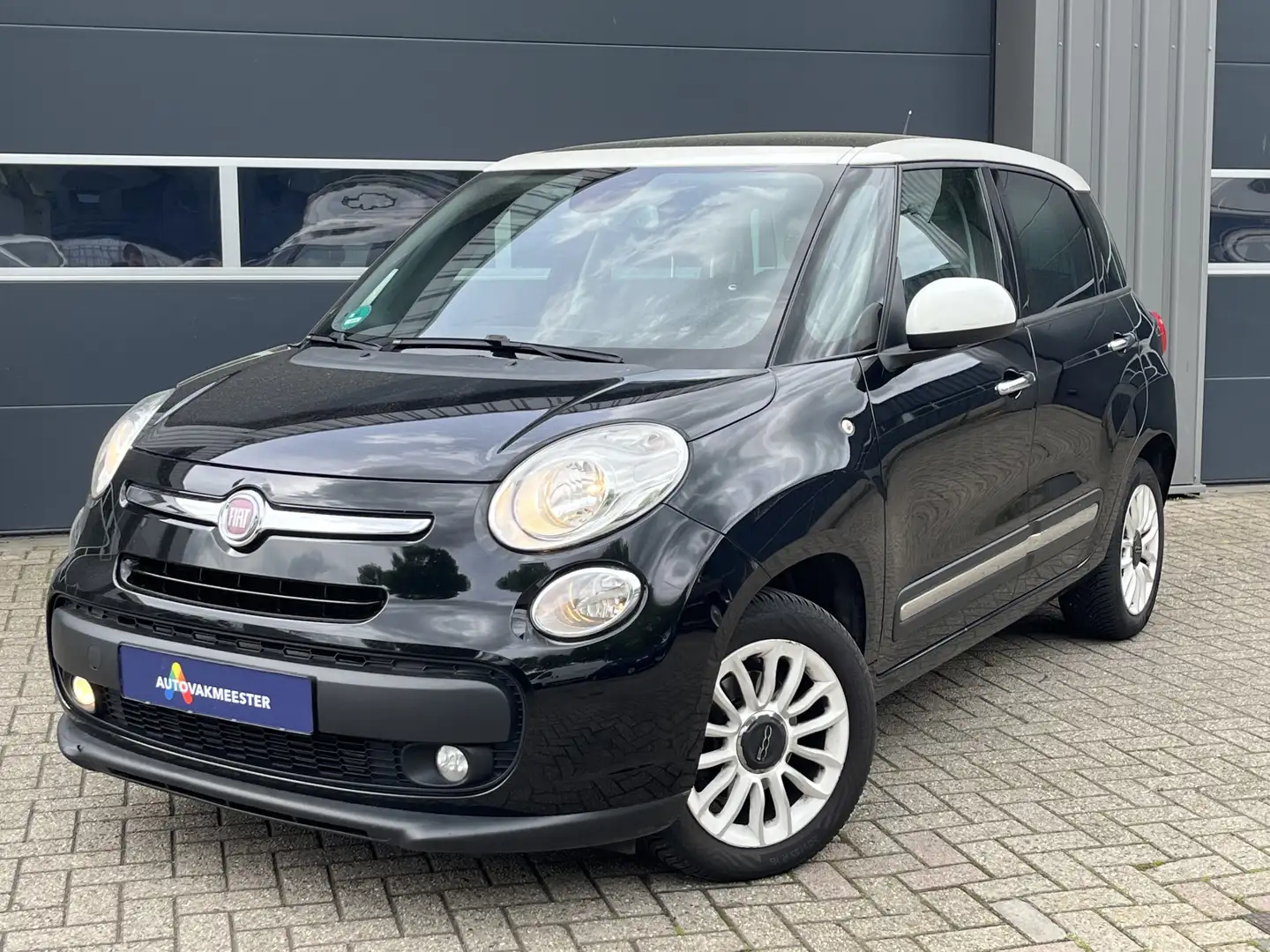 Fiat 500L 0.9 TwinAir Lounge | Pano | Climate & Cuise Contro Zwart - 2