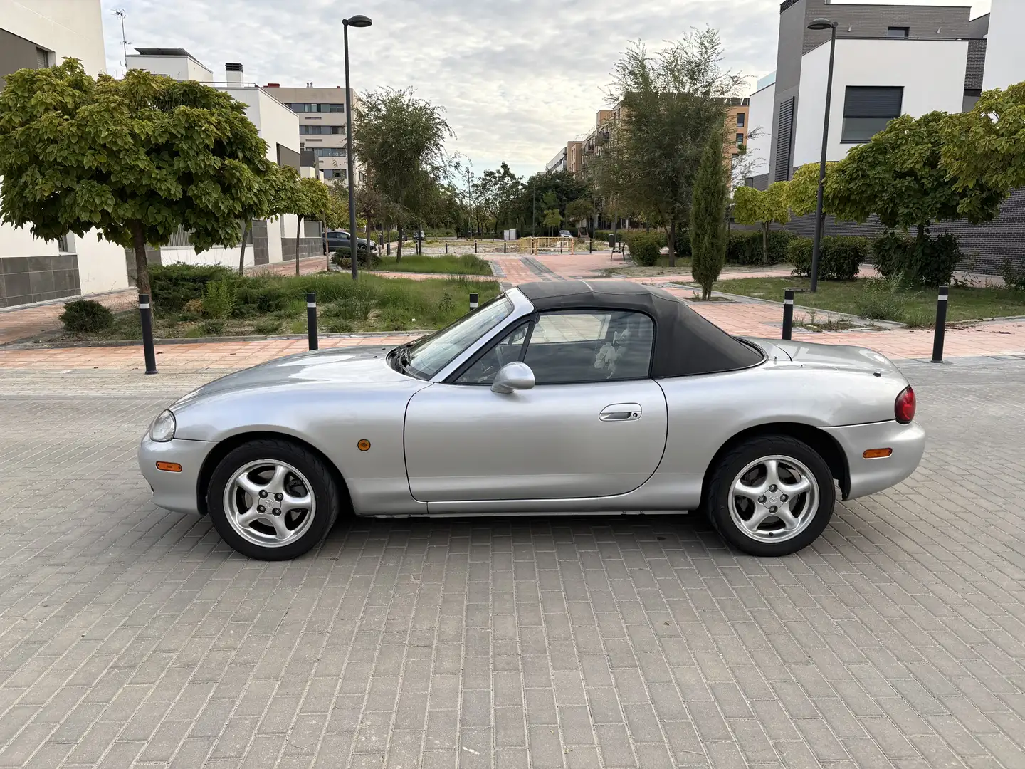 Mazda MX-5 1.8i 16v Sport - 2