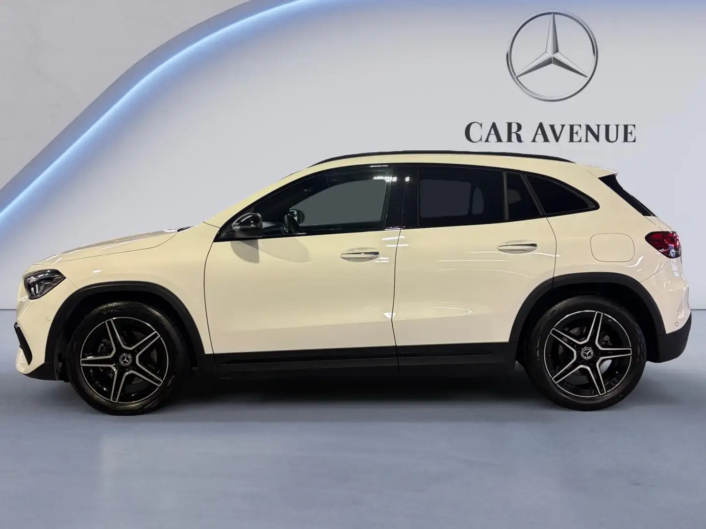 Mercedes-Benz GLA 200 d AMG Line Blanc - 2