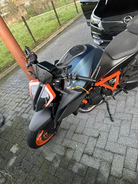 KTM 1290 Super Duke R - foto 2