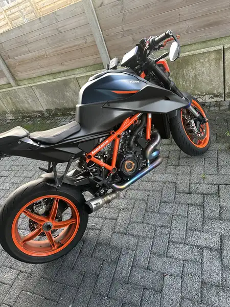 KTM 1290 Super Duke R - foto 3