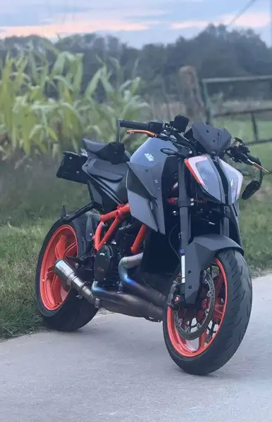 KTM 1290 Super Duke R - foto 4