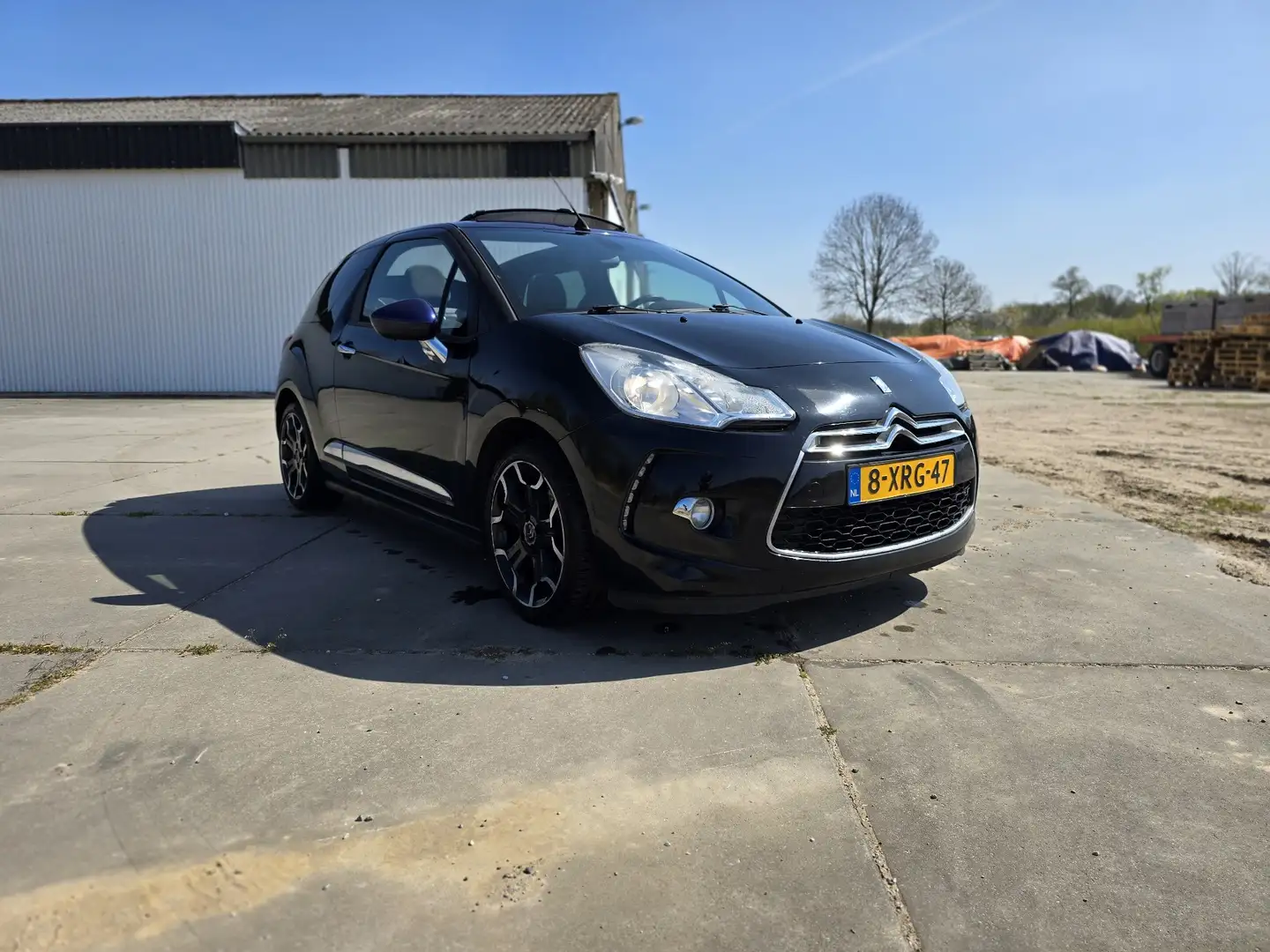 Citroen DS3 Carbio 1.6 THP Sport Chic Černá - 2