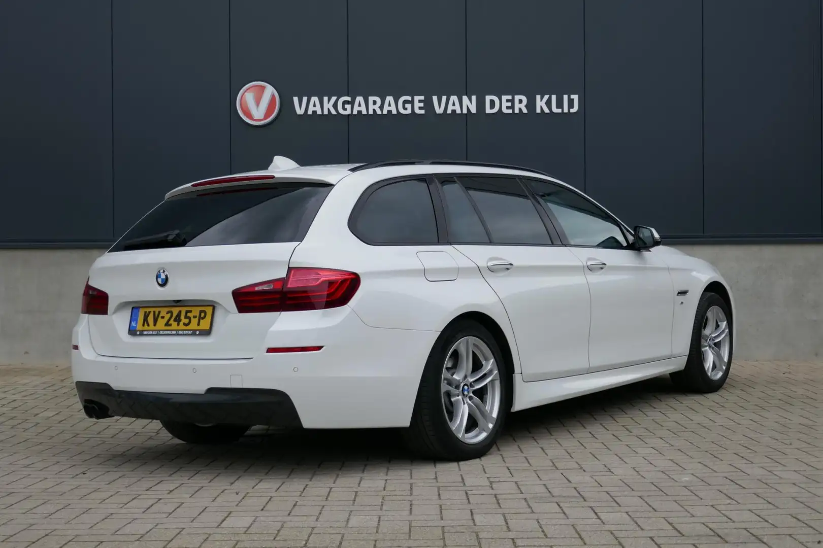 BMW 520 5-serie Touring 520xd M Sport Edition | Pano | Tre Wit - 2