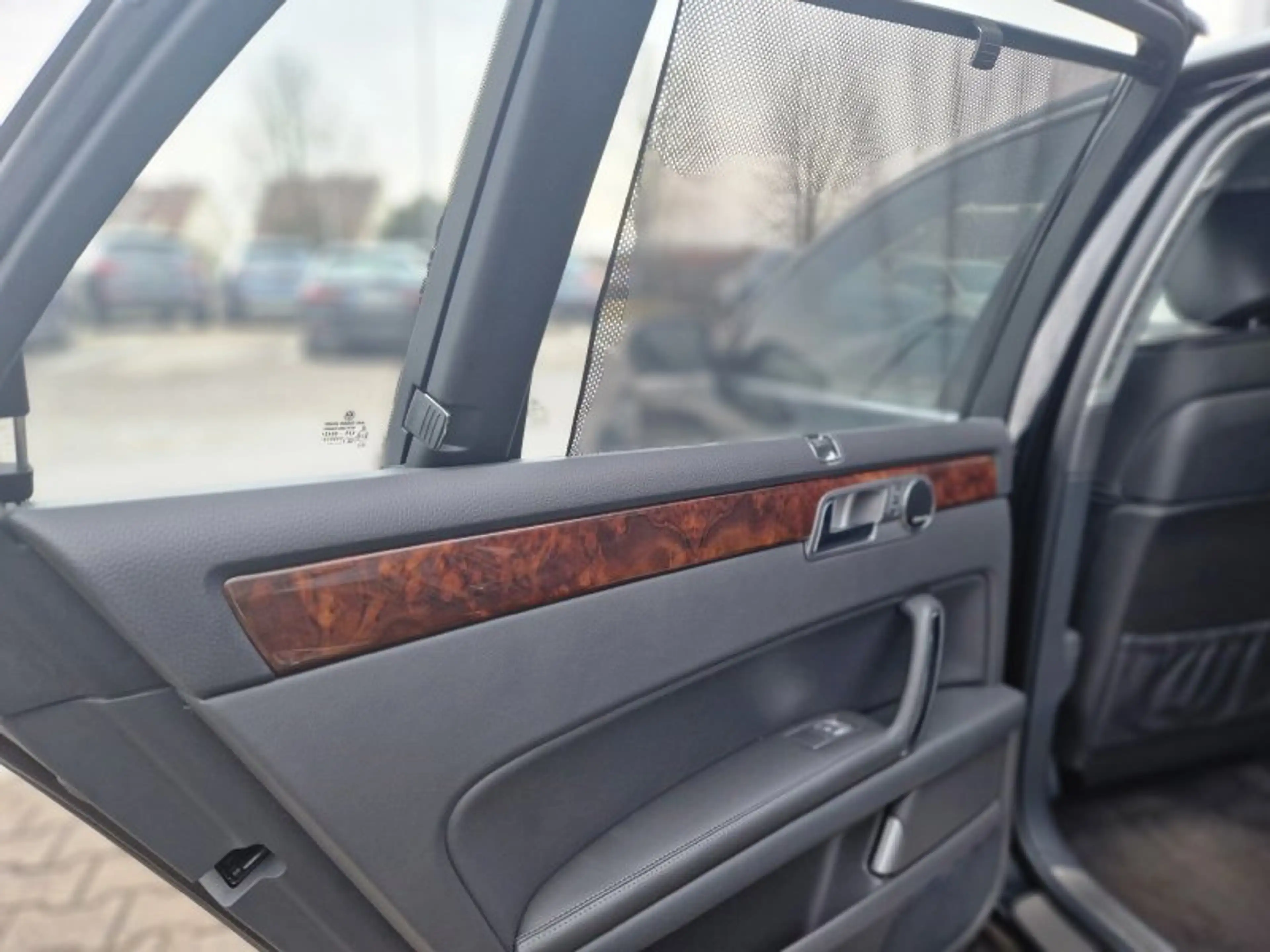 Volkswagen Phaeton V8 ACC Xenon Leder Kamera Dynaudio Standheizung Pr — photo 15