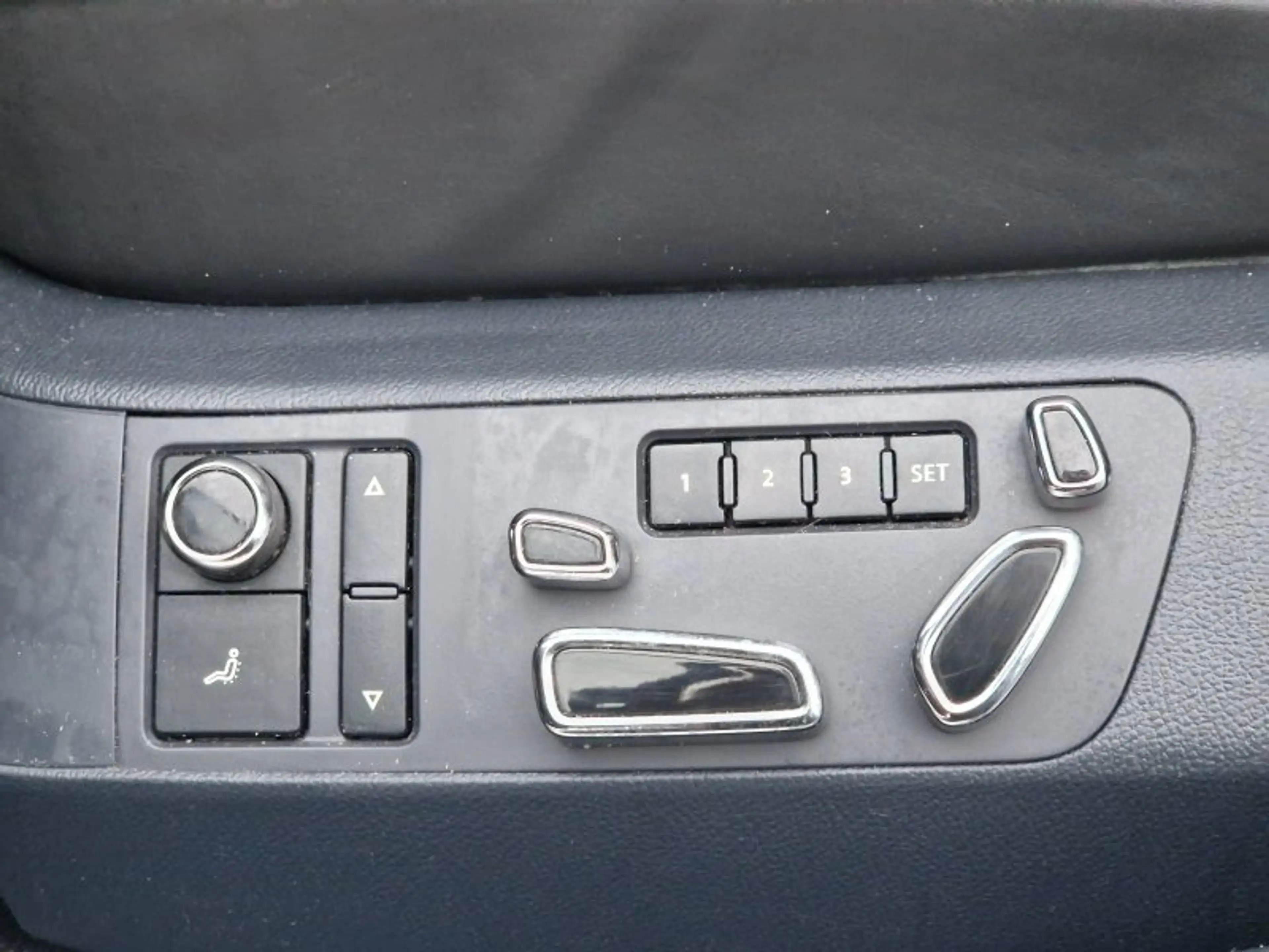 Volkswagen Phaeton V8 ACC Xenon Leder Kamera Dynaudio Standheizung Pr — photo 10
