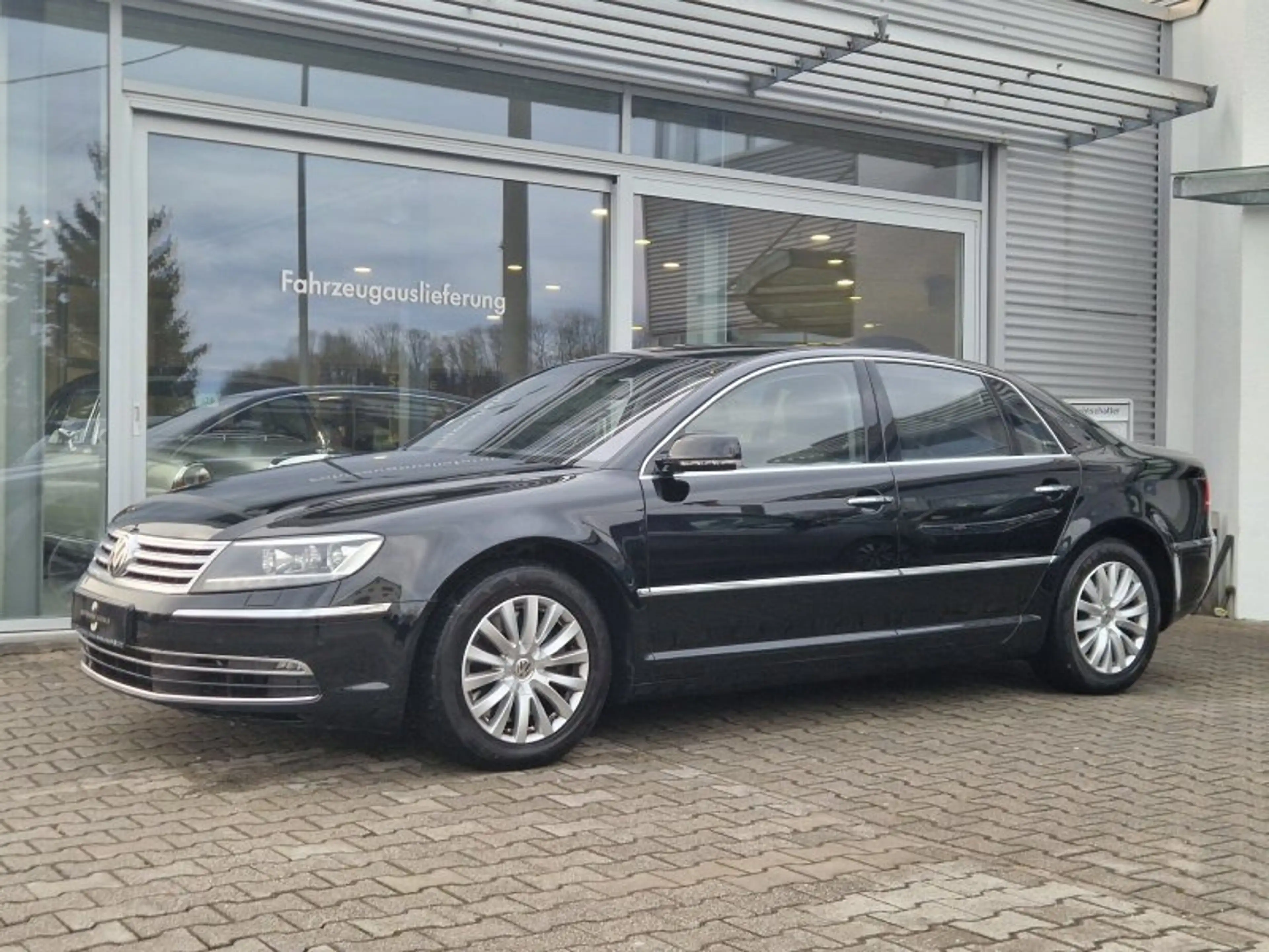 Volkswagen Phaeton V8 ACC Xenon Leder Kamera Dynaudio Standheizung Pr — photo 5