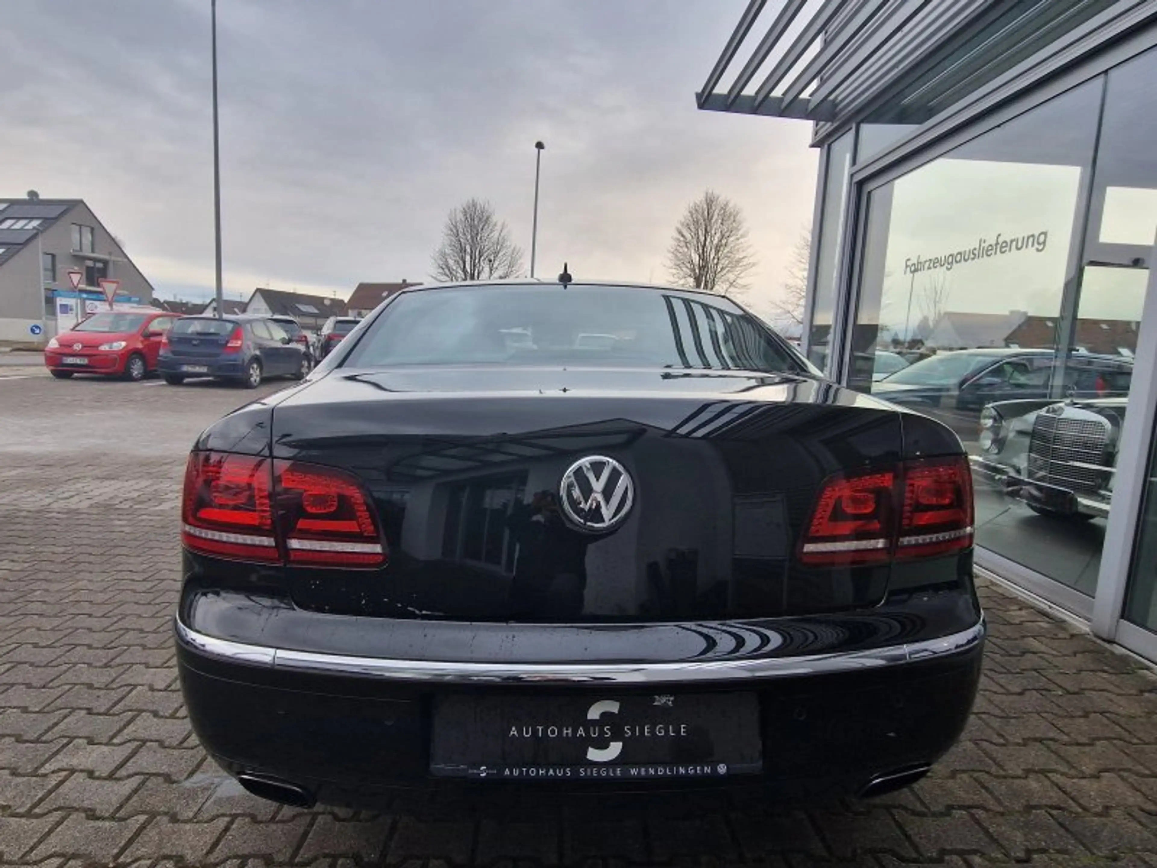 Volkswagen Phaeton V8 ACC Xenon Leder Kamera Dynaudio Standheizung Pr — photo 8
