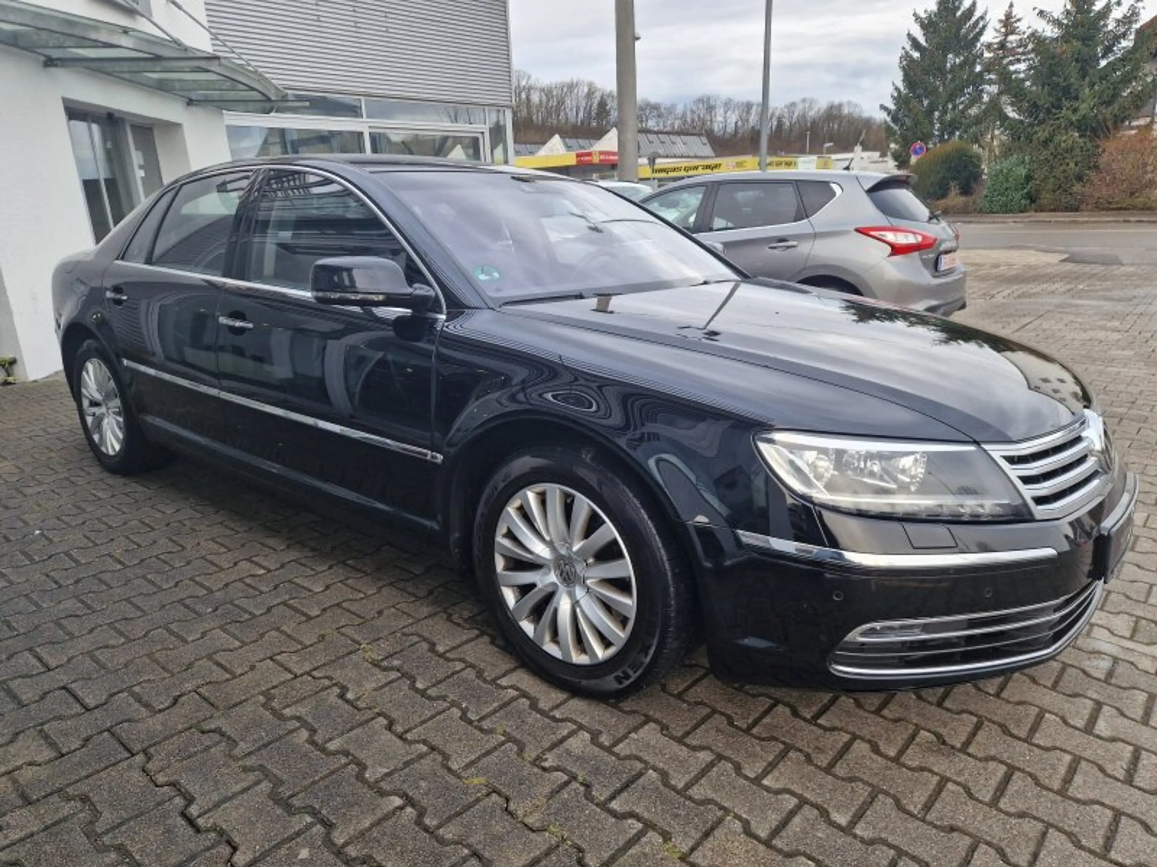 Volkswagen Phaeton V8 ACC Xenon Leder Kamera Dynaudio Standheizung Pr — photo 3