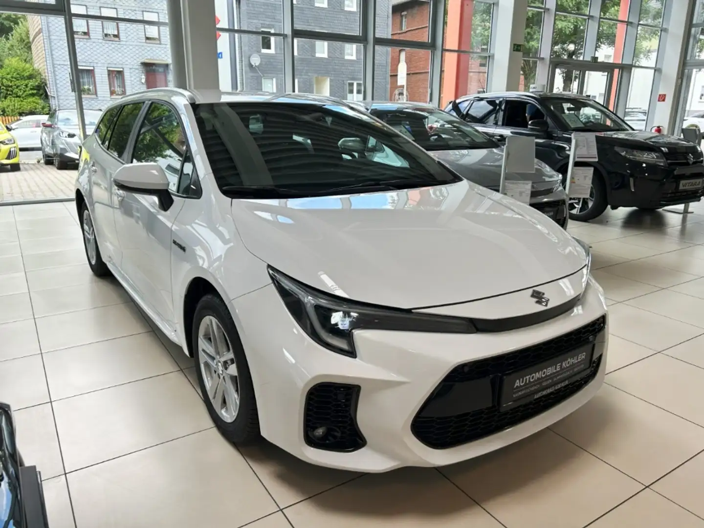 Suzuki Swace 1.8 HYBRID CVT Comfort+ LED PDC NAVI DAB Blanc - 2