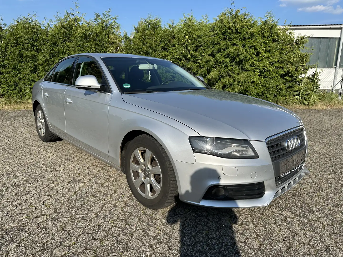 Audi A4 Ambiente * Automatik * Navi Grau - 2