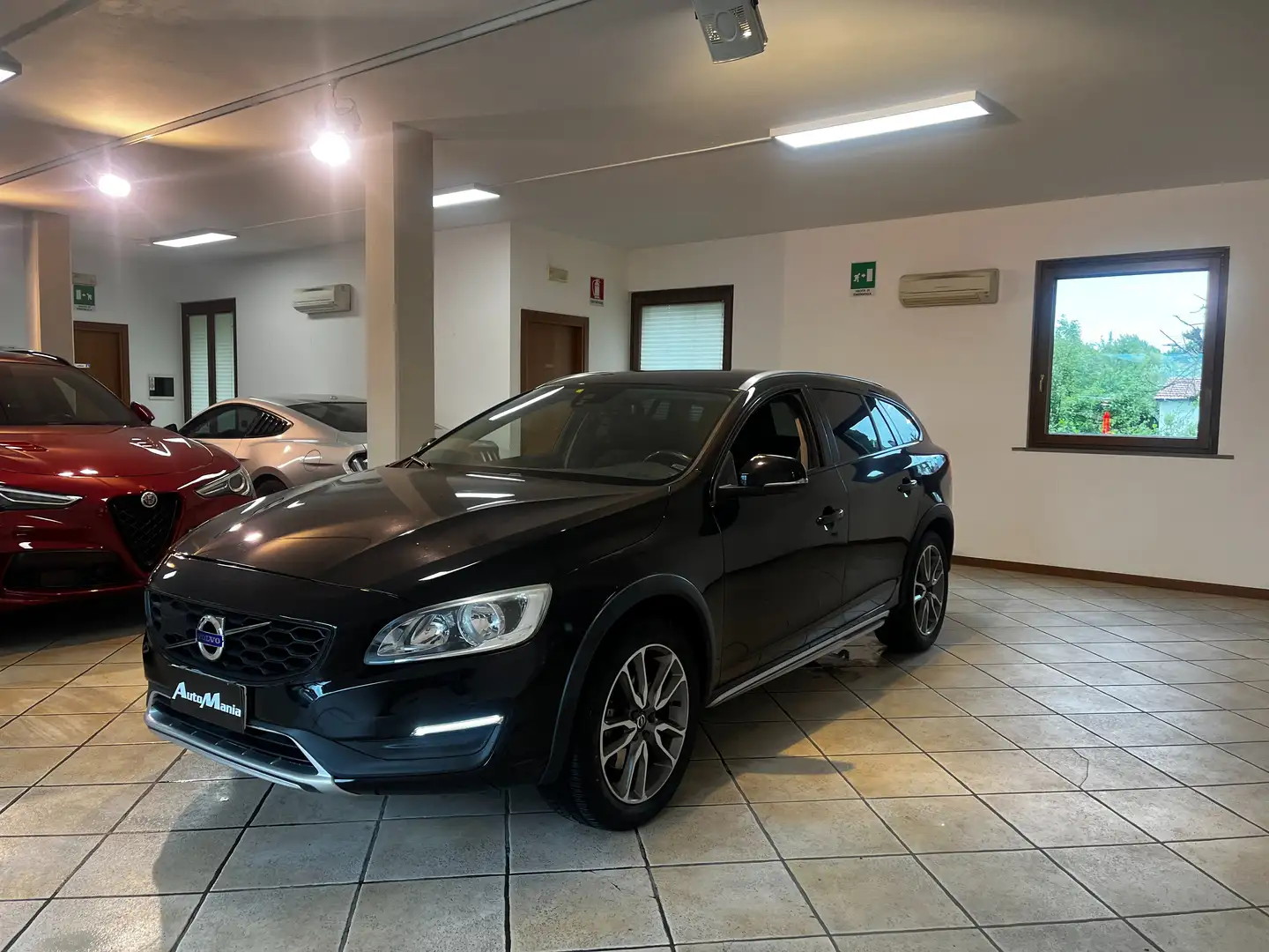 Volvo V60 Cross Country 2.0 d3 Summum geartronic TAGLIANDI CERTIFICATI Black - 1