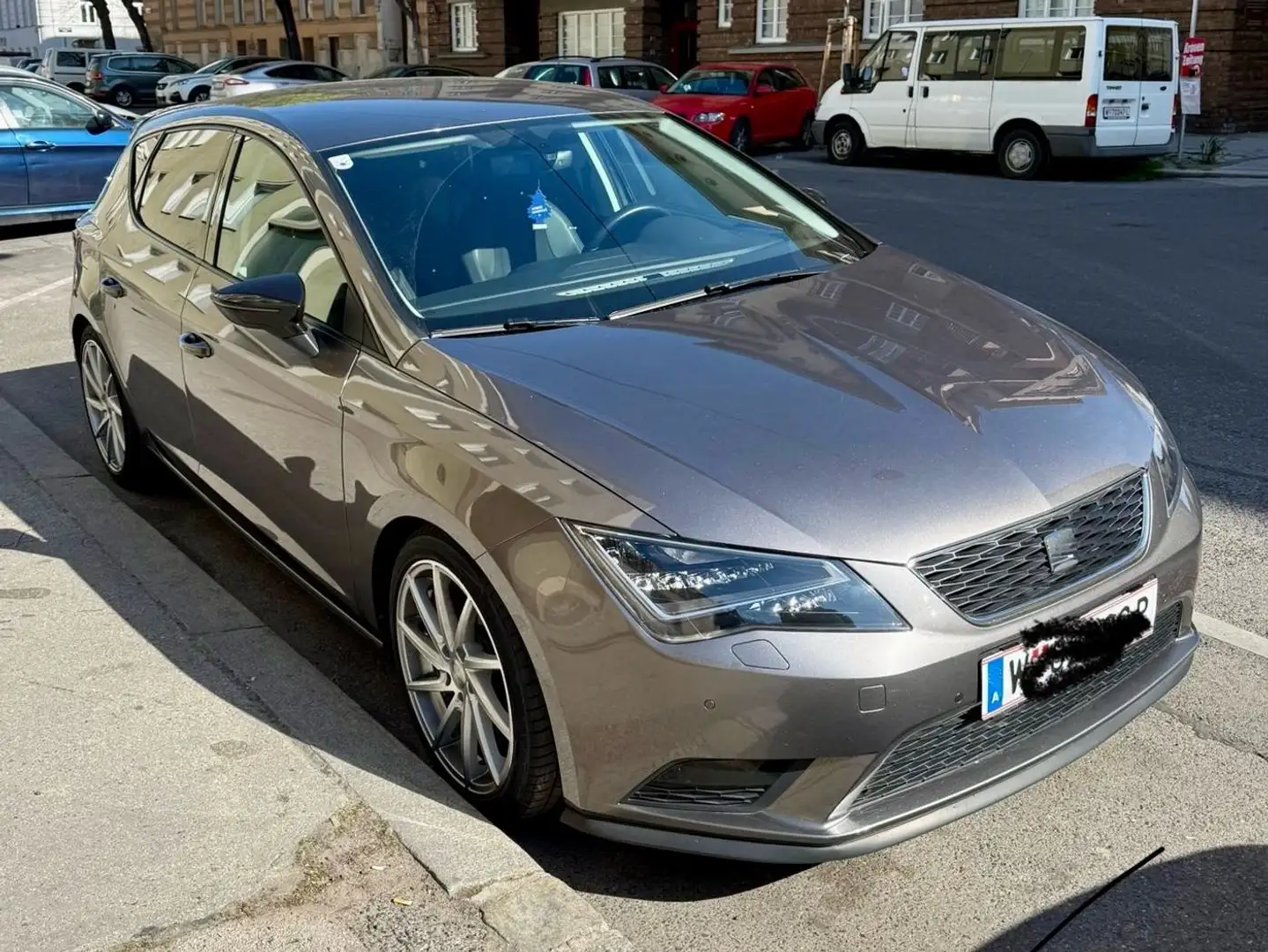 SEAT Leon Leon 1,2 TSI TSI Grau - 1